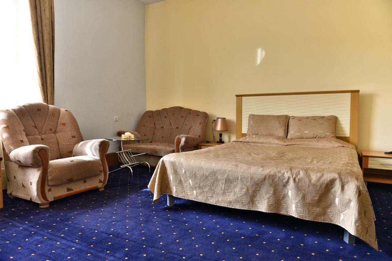Greenwood Hotel 迪利然 外观 照片